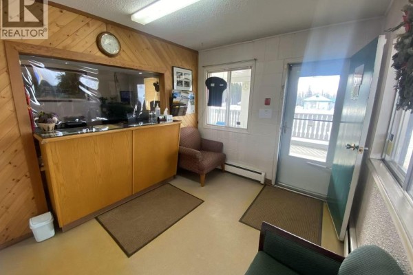 305 Mackenzie Boulevard, Mackenzie, BC V0J2C0 Photo 3