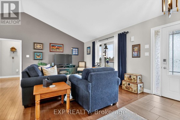 Primary Bedroom - 305 Moore Crescent, North Grenville, ON K0G1J0 Photo 5