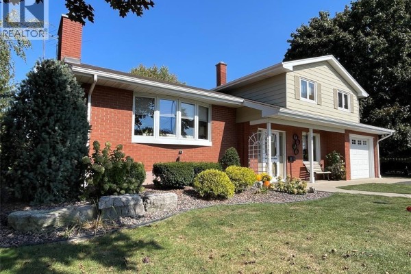 305 Sandra Crescent, Wallaceburg, ON, photo 2