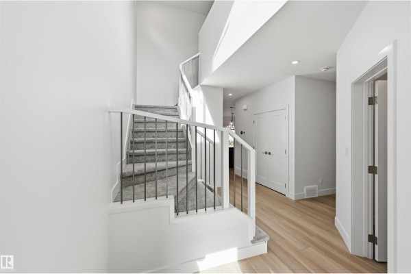 3050 Dixon Landing Ld Sw, Edmonton, AB, photo 3