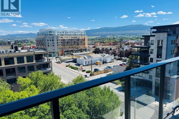 Living room - 3051 Abbott Street Unit# 609, Kelowna, BC V1Y0P1 Photo 5