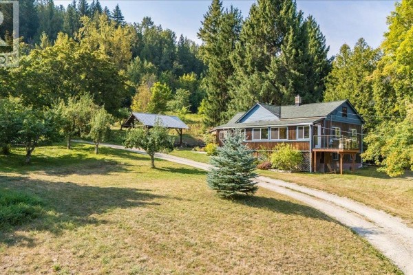 3051 Fofonow Road, Nelson