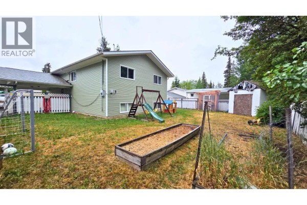 Kitchen - 3055 Pearson Road, Houston, BC V0J1Z0 Photo 2