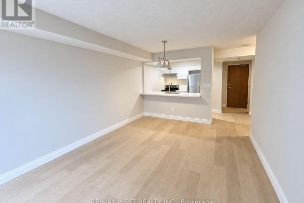 Den - 305n - 3 Hickory Tree Road, Toronto, ON M9N3W5 Photo 5