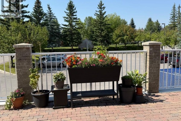 Primary Bedroom - 306, 7239 Sierra Morena Boulevard Sw, Calgary, AB T3H3L7 Photo 5