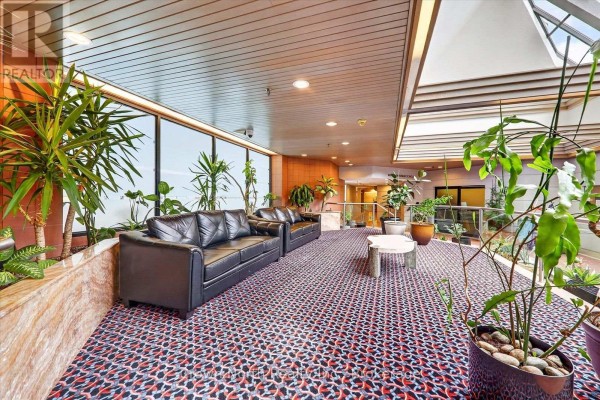 306 - 150 Alton Towers Circle, Toronto, ON M1V4X7 Photo 5