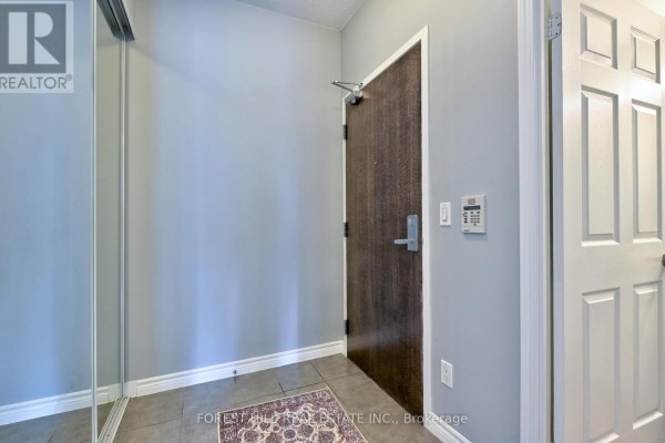 Dining room - 306 - 19 Grand Trunk Crescent, Toronto, ON M5J3A3 Photo 2