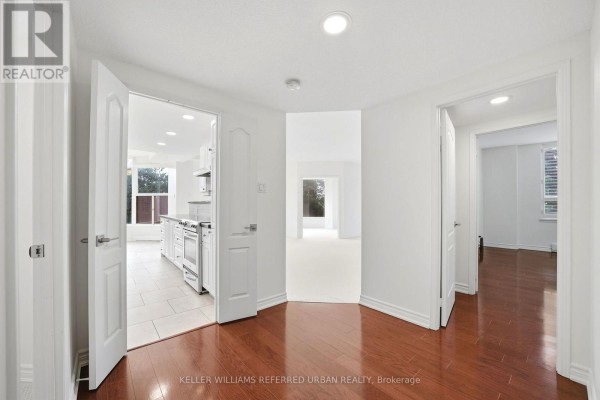 Eating area - 306 - 1901 Pilgrims Way, Oakville, ON L6M2W9 Photo 5