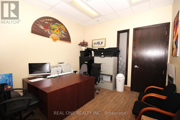 306 - 7130 Warden Avenue, Markham, ON L3R1S2 Photo 4