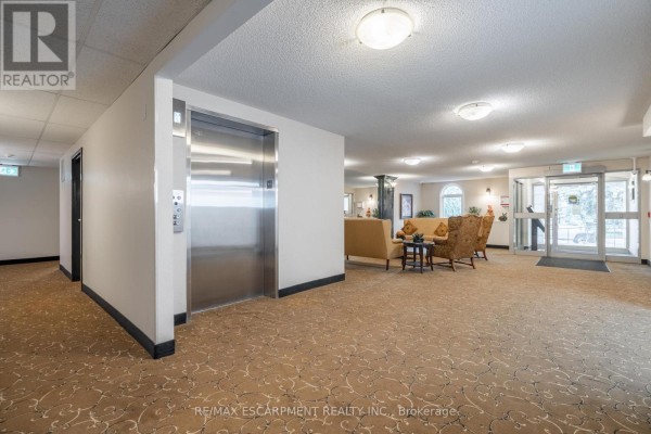 306 - 970 Golf Links Road, Hamilton, ON, photo 2