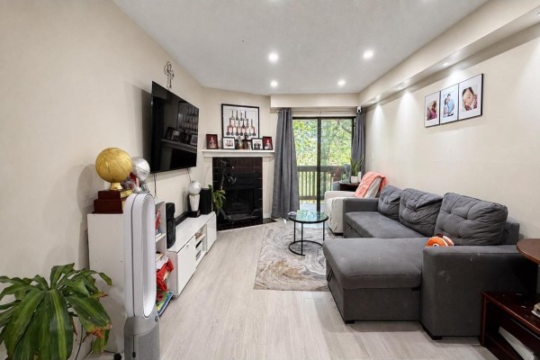 306 10560 154 Street, Surrey, BC, photo 2