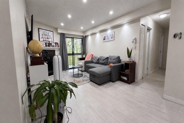306 10560 154 Street, Surrey, BC V3R8A3 Photo 4