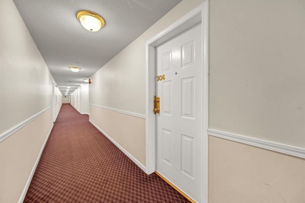 306 13780 76 Avenue, Surrey, BC, photo 2