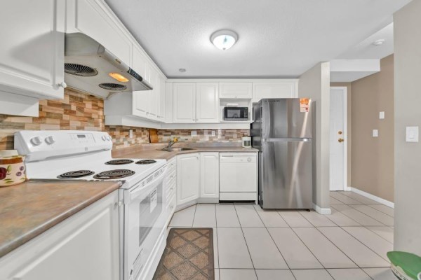 306 13780 76 Avenue, Surrey, BC, photo 3