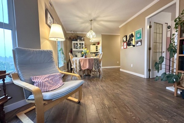 306 15160 108 Avenue, Surrey, BC V3R0V2 Photo 3