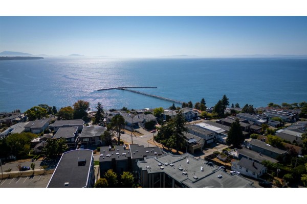 306 15233 Pacific Avenue, White Rock, BC V4B1P8 Photo 2
