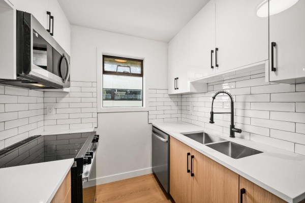 306 1526 George Street, White Rock, BC V4B4A5 Photo 4