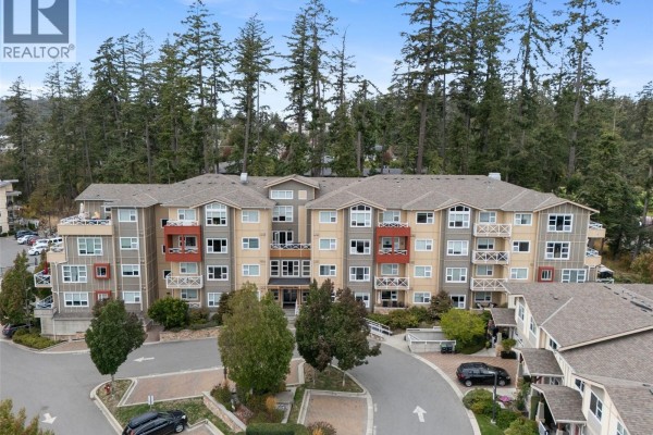 306 1900 Watkiss Way, View Royal