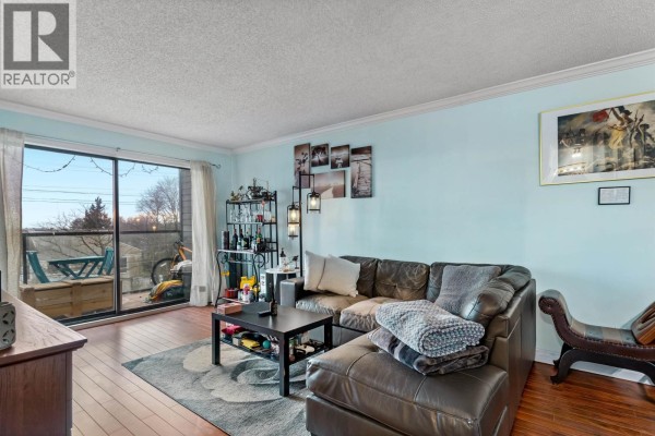 306 315 Tenth Street, New Westminster, BC V3M3Y2 Photo 3