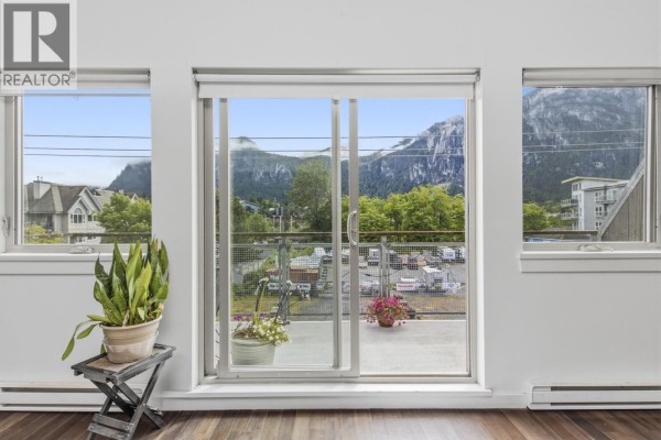306 38142 Cleveland Avenue, Squamish, BC V8B0A4 Photo 4