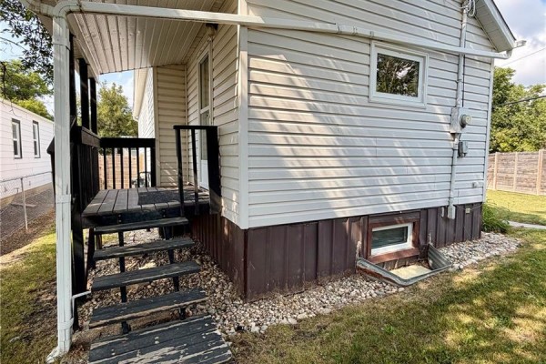 3pc Bathroom - 306 3rd Avenue E, Rosetown, SK S0L2V0 Photo 4