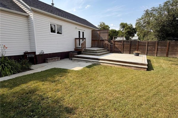 Family room - 306 3rd Avenue E, Rosetown, SK S0L2V0 Photo 5