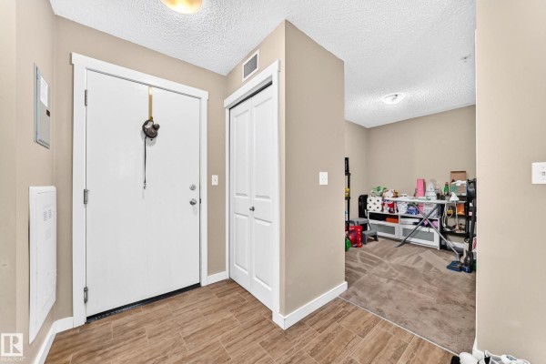 Kitchen - #306 5370 Chappelle Rd Sw, Edmonton, AB T6W3L5 Photo 3