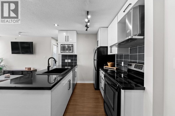 306 633 Abbott Street, Vancouver, BC V6B0J3 Photo 2