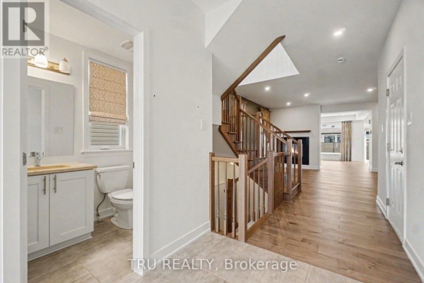 Family room - 306 Chamomile Way, Ottawa, ON K1T0X1 Photo 3