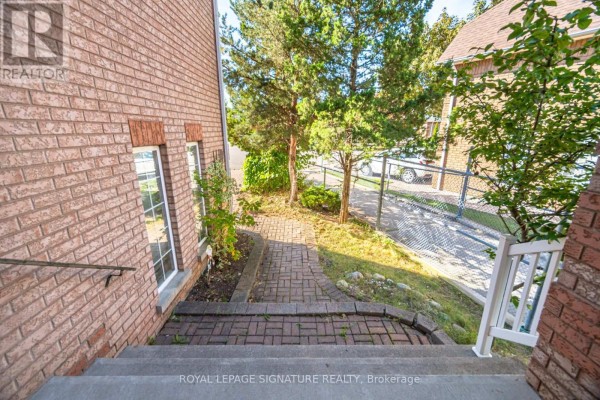 Office - 306 Cossack Court, Mississauga, ON L5B4C2 Photo 4