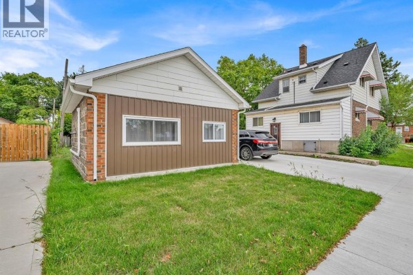 Kitchen - 306 Foch, Windsor, ON N8X2V9 Photo 4