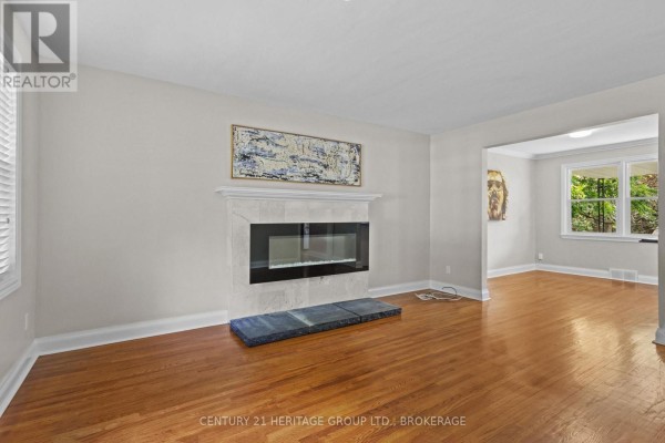 Kitchen - 306 Glengarry Road, Kingston, ON K7M3J9 Photo 5