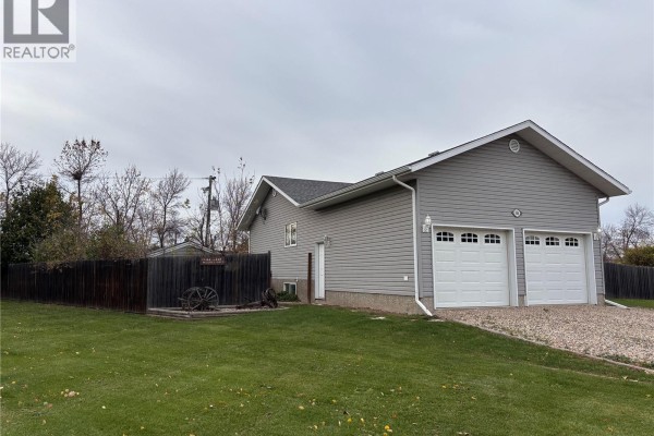 Kitchen - 306 Guest Court, Cudworth, SK S0K1B0 Photo 4