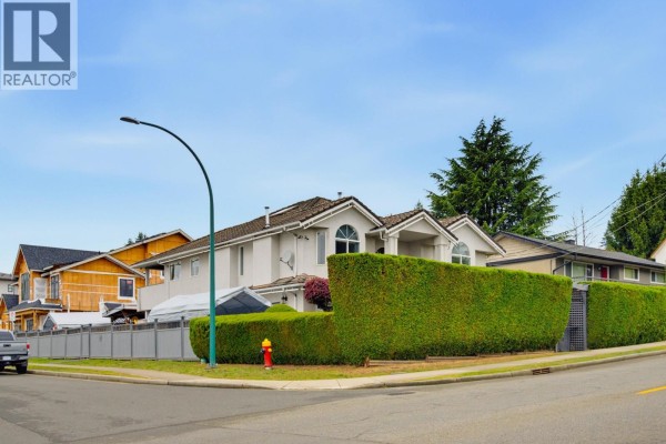 306 Marmont Street, Coquitlam, BC V3K4R1 Photo 4