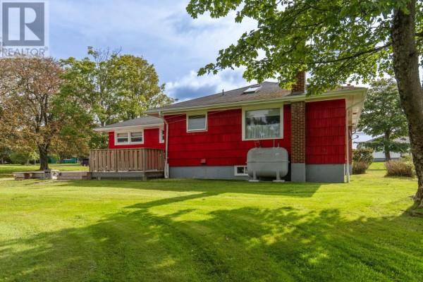 Den - 306 Pleasant Street, Yarmouth, NS B5A2K8 Photo 3