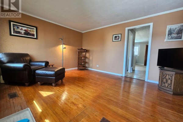 3067 Churchill Avenue, Mississauga, ON L4T1R4 Photo 5