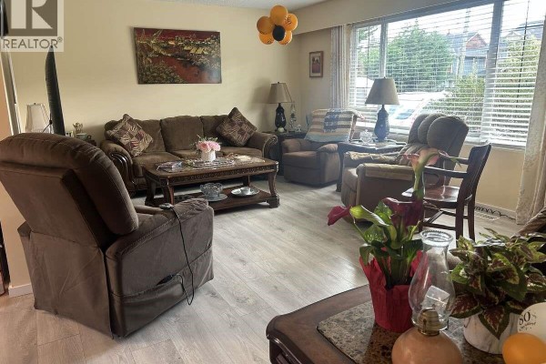 Kitchen - 3067 Sherman Rd, Duncan, BC V9L2C1 Photo 4