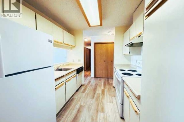 Primary Bedroom - 306e, 201 12 Avenue Sw, Slave Lake, AB T0G2A4 Photo 4