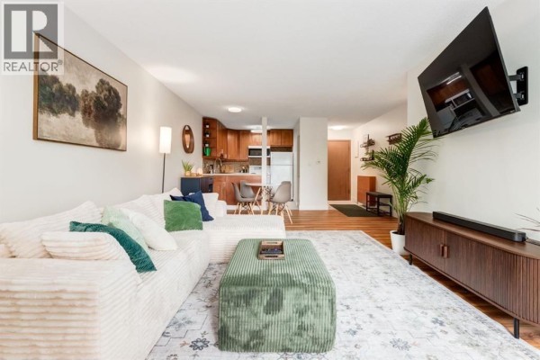 Living room - 307, 1001 68 Avenue Sw, Calgary, AB T2V4X1 Photo 2