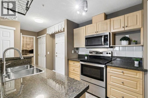 Living room - 307, 290 Shawville Way Se, Calgary, AB T2Y3Z9 Photo 3