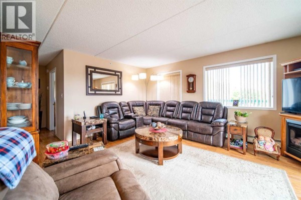 4pc Bathroom - 307, 848 4 Avenue, Wainwright, AB T9W1V6 Photo 5