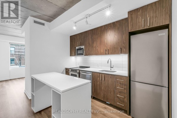 Bathroom - 307 - 115 Larchmount Avenue, Toronto, ON M4M2Y6 Photo 3