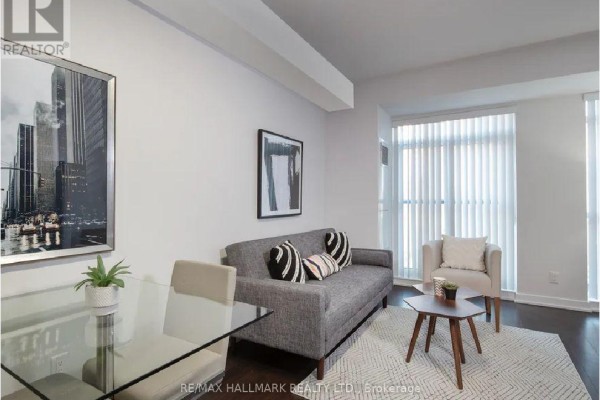 Kitchen - 307 - 132 Berkeley Street, Toronto, ON M5A0H6 Photo 3