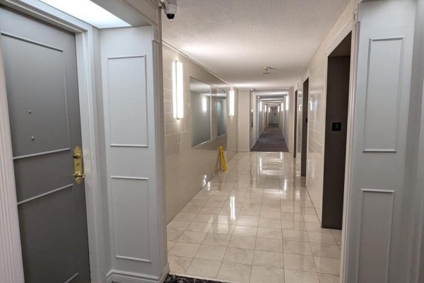 307 - 155 Hillcrest Avenue, Mississauga, ON, photo 2