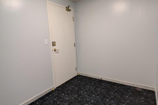 307 - 155 Hillcrest Avenue, Mississauga, ON, photo 3