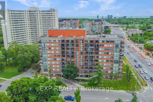 Family room - 307 - 2200 Sherobee Road, Mississauga, ON L5A3Y3 Photo 2