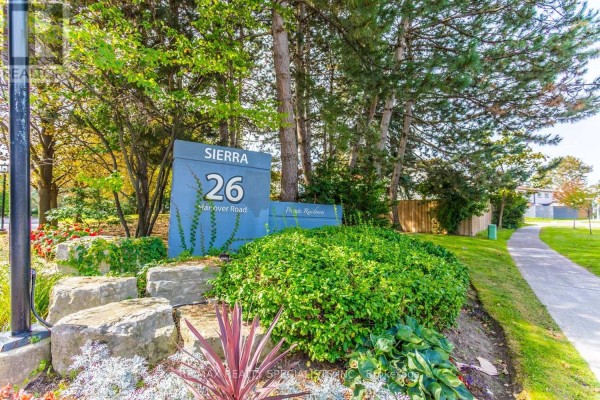 Kitchen - 307 - 26 Hanover Road, Brampton, ON L6S4T2 Photo 3