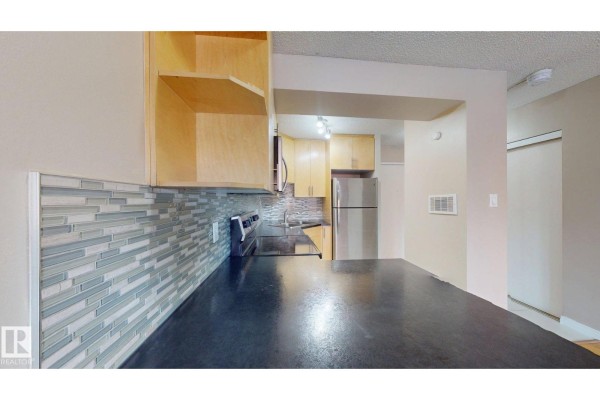 Kitchen - #307 10140 120 Street Nw, Edmonton, AB T5K1Z8 Photo 2