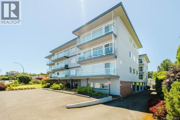 Primary Bedroom - 307 1270 Beach Dr, Oak Bay, BC V8S2N3 Photo 4