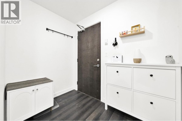 307 200 Nelson's Crescent, New Westminster, BC V3L0H4 Photo 5